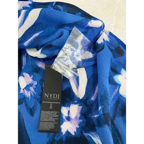 NYDJ v-neck floral buttoned Blouse - Picture 7 of 7